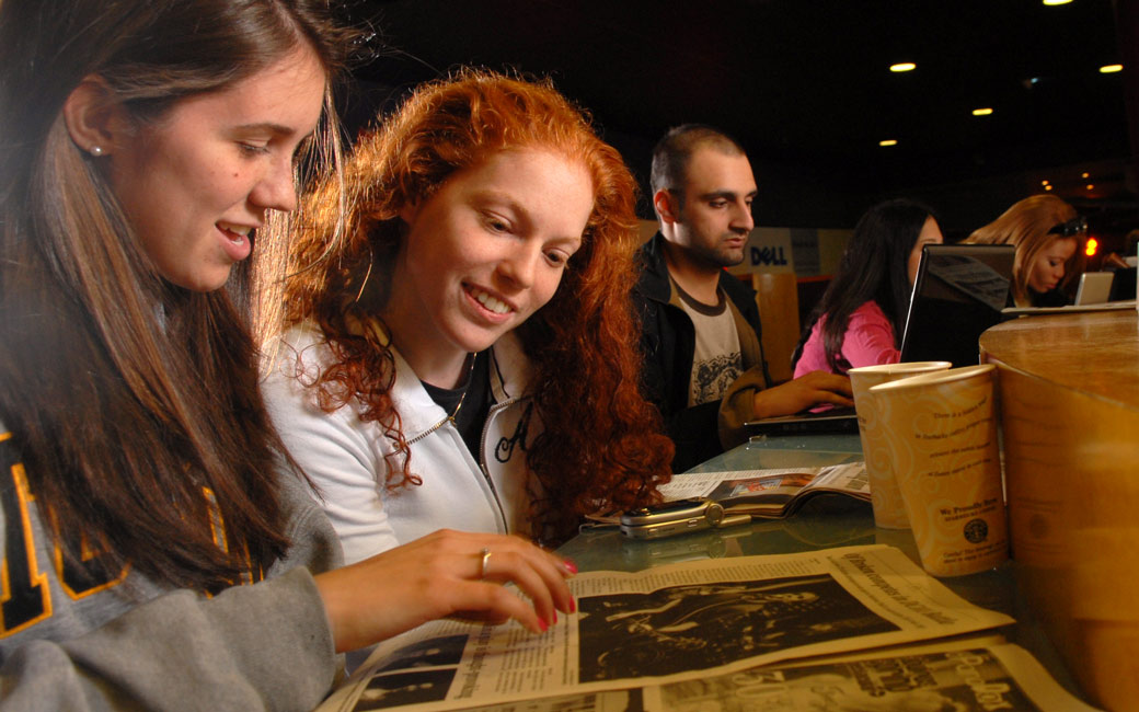 Students in Paws Cafe