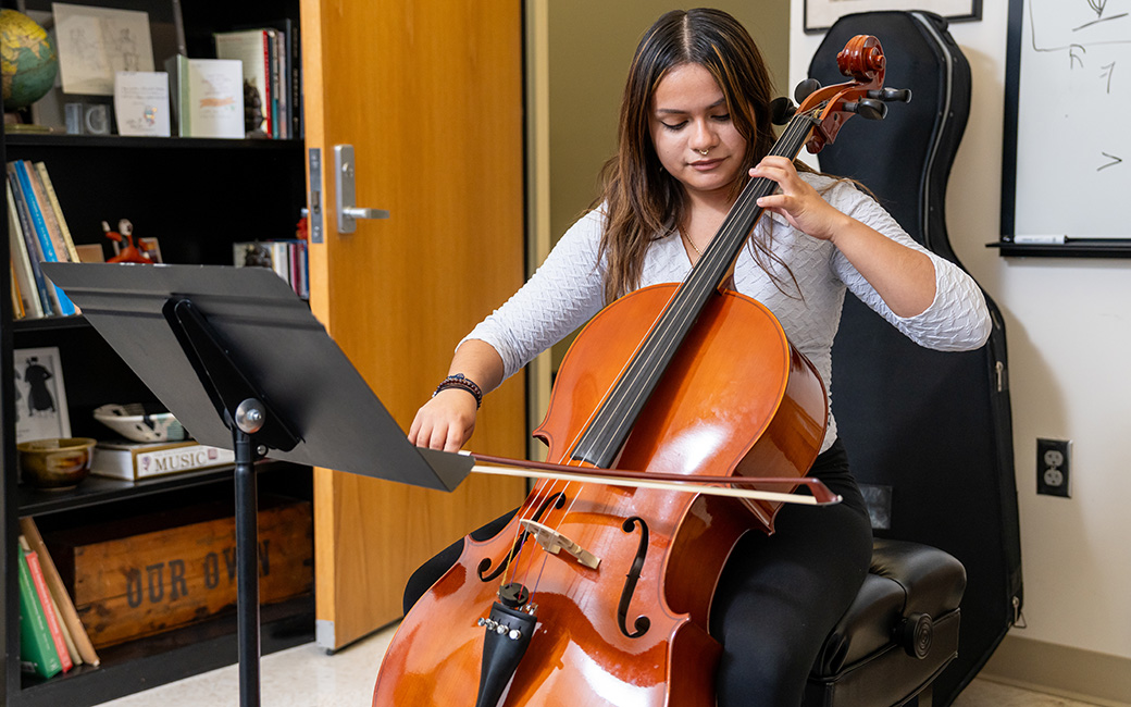 cello student