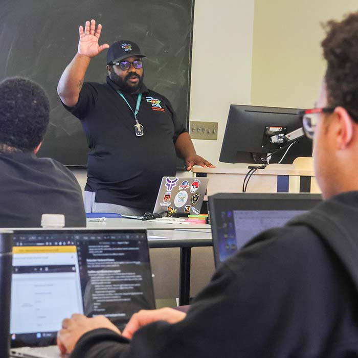 willie sanders jr headshot