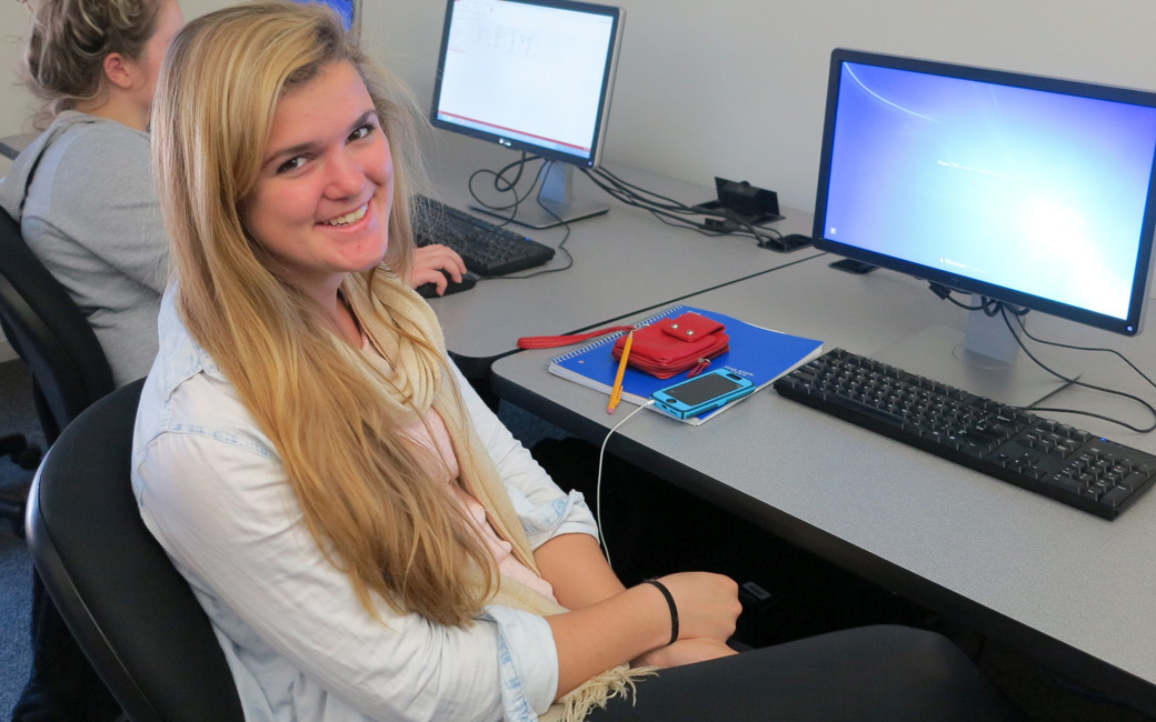 TU students in computer class