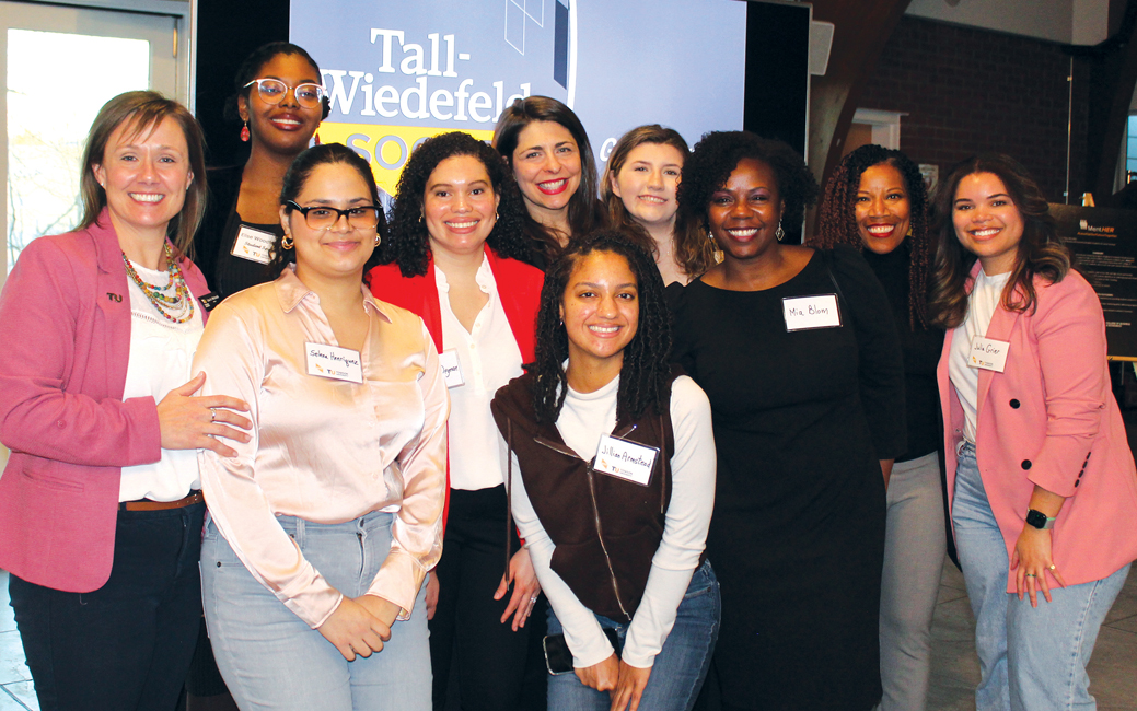 Tall-Wiedefeld Society group shot