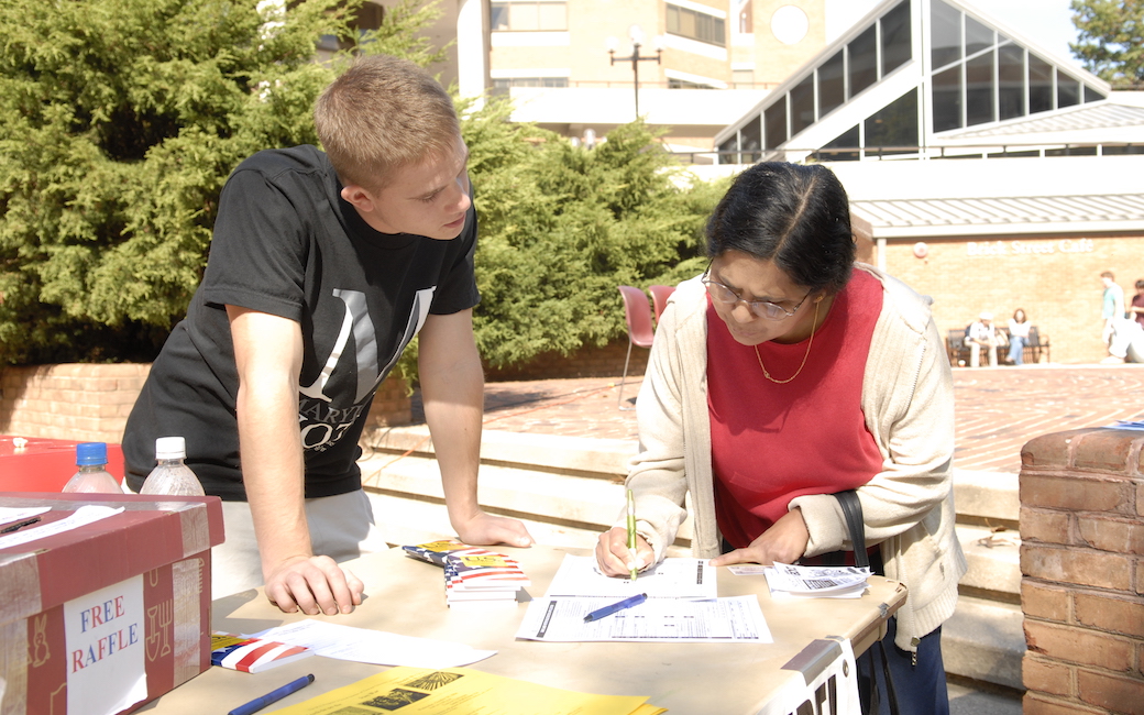 TU students hold voter registration