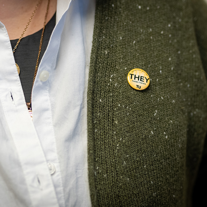 pronoun pin